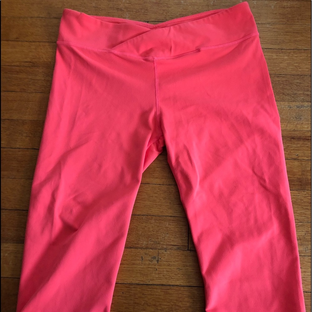 Large Fabletics Knee Length Capri